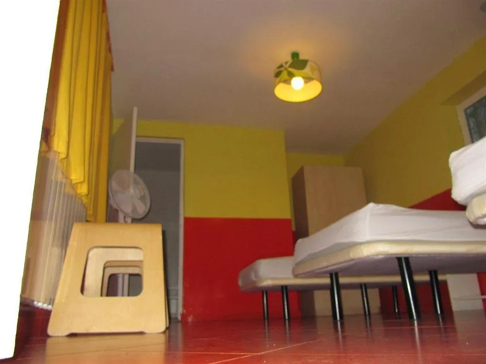 Garden House Hostel Barcelona By Feetup Hostels Espanha