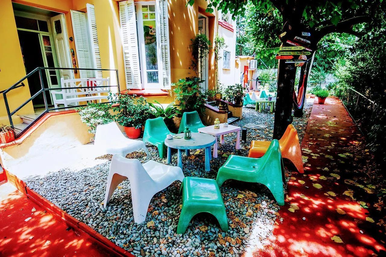 Garden House Hostel Barcelona By Feetup Hostels