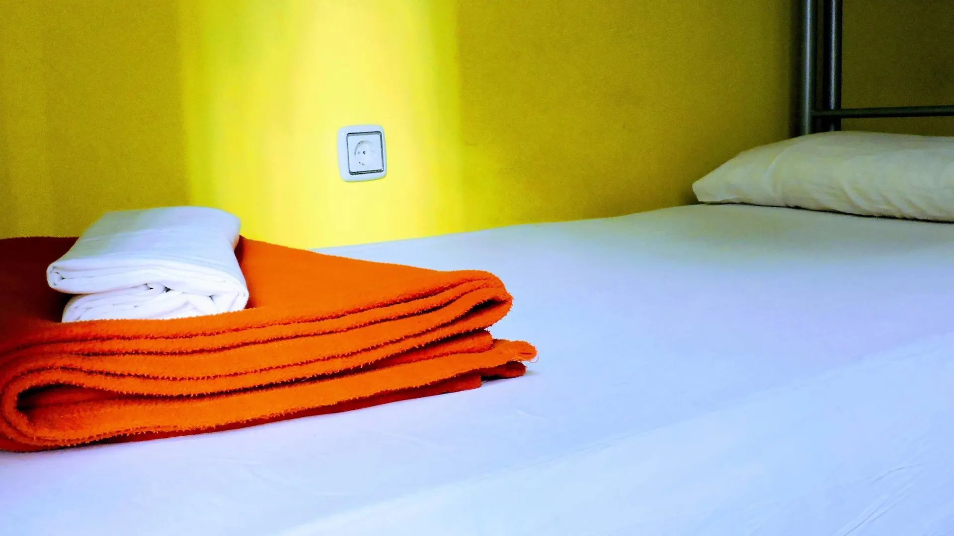 Garden House Hostel Barcelona By Feetup Hostels 0*,  Espanha