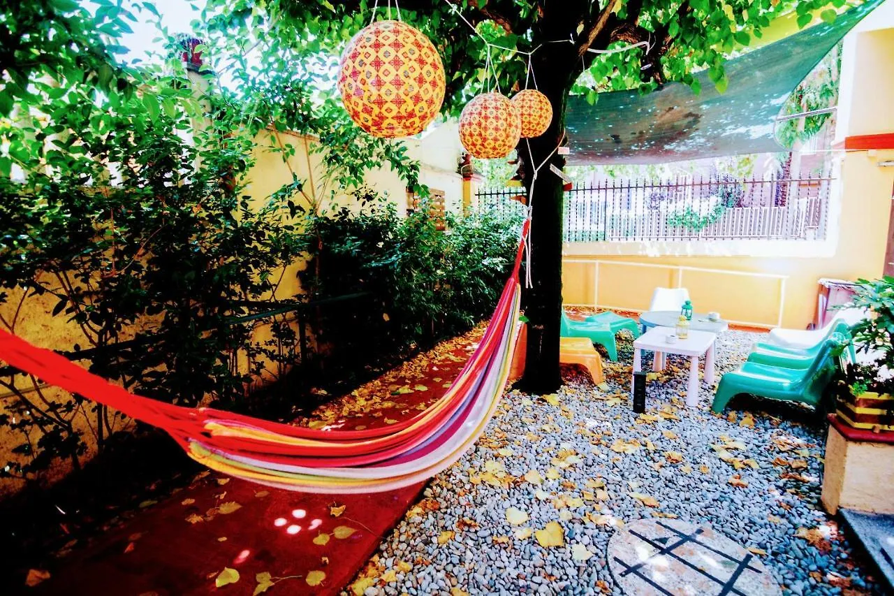 Garden House Hostel Barcelona By Feetup Hostels location